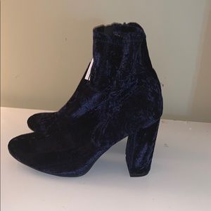 Navy velvet booties!